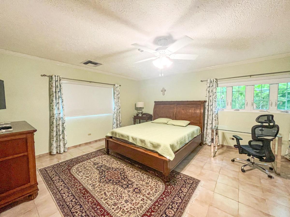 Sea Haven At Orange Hill - Private Pool Holiday home Nassau